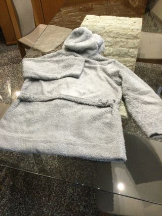 Vestaglia da camera grigia con cappuccio