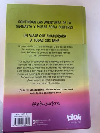 Lote de libros juveniles-infantiles sofia surfers