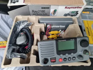 Radio Marina VHF Raymarine Ray218E DSC