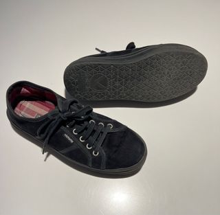 ZAPATILLAS VICTORIA ATADAS COLOR NEGRO