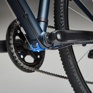 Bicicleta de trekking 28 pulgadas aluminio monoplato 9V