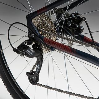 Bicicleta de trekking 28 pulgadas aluminio monoplato 9V