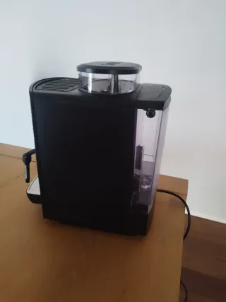 Cafetera Krups Essential Espresso EA8100