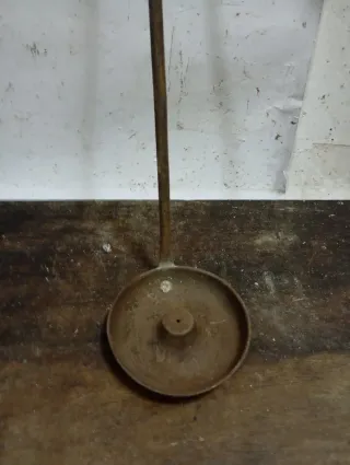 LIQUIDACIÓN 2026 Cuchara de hierro antigua