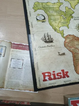 Juego de mesa Risk para 5 jugadores.Castellano