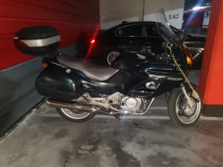 Honda NT 650 V - Fiable Custom 500cc