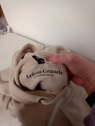 Felpa Ariana Grande Beige