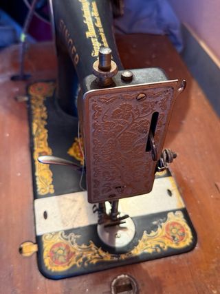 Máquina de coser Singer antigua