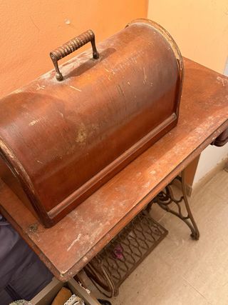 Máquina de coser Singer antigua