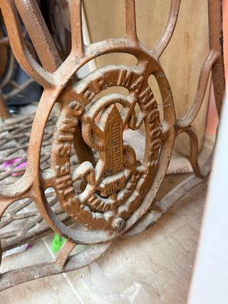 Máquina de coser Singer antigua