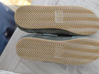 Zapatillas Zara Verde y Beige