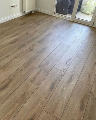 Suelo laminado solado vinílico alicatador solador