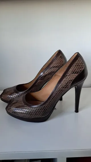 Zapatos tacón imitación serpiente T39