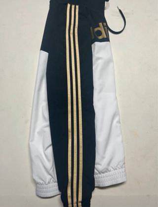 Chaqueta Adidas Retro Cortavientos Blanca y Negra