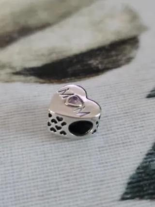 Abalorio Pandora Corazón Mom con Piedra Rosa