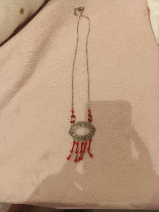 Collar elegante plata y rojo