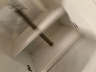 Mueble de baño con lavabo y encimera