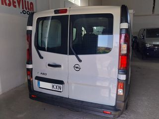 Alquiler de turismo Opel Vivaro combi 6 plazas