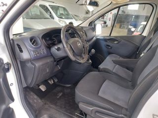 Alquiler de turismo Opel Vivaro combi 6 plazas