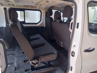 Alquiler de turismo Opel Vivaro combi 6 plazas