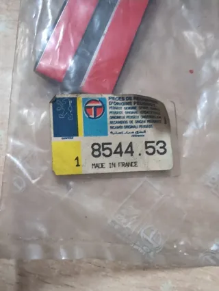 Moldura Peugeot 106 Izquierda. Esquerra