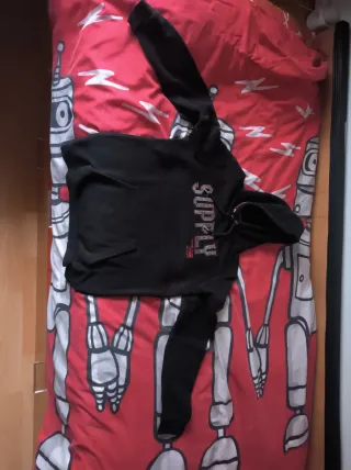 Sudadera Supply & Demand Negra