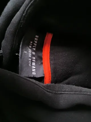 Sudadera Supply & Demand Negra