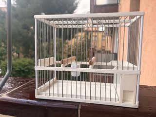 Jaula para pájaros blanca