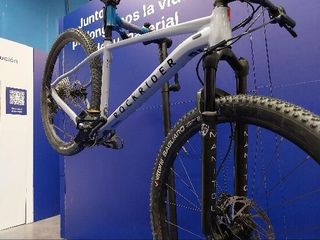 Bicicleta MTB Cross Country Race 700 Gris Cuadro Aluminio