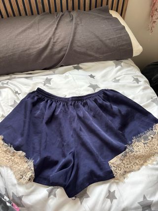 Pantalón pijama corto con encaje