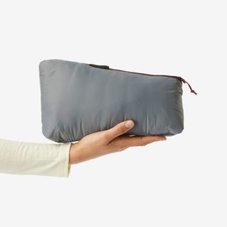 Plumífero de montaña y trekking con capucha Mujer Forclaz