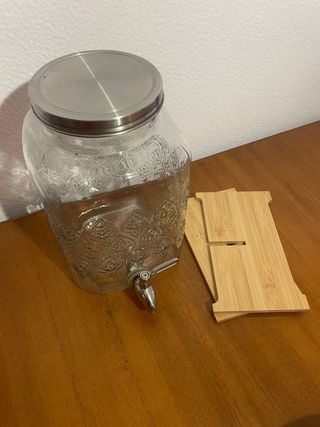 Dispensador de cristal con grifo