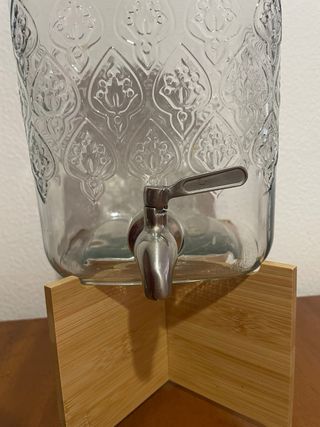 Dispensador de cristal con grifo