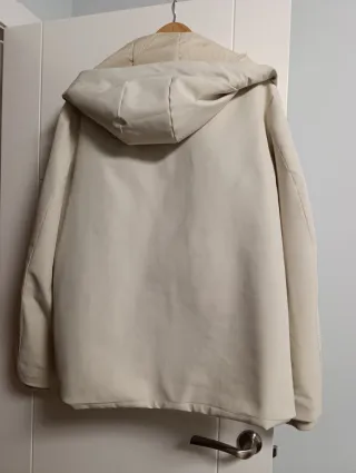 Cazadora Zara con capucha beige hombre