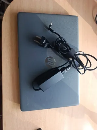 Portátil Intel Core i3-7020U 4GB RAM