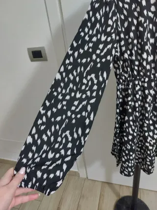 Abito maculato bianco e nero Taglia L
