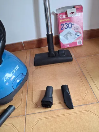 Aspiradora Bluesky 1600W con accesorios