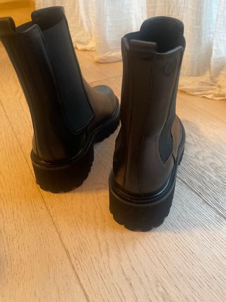 Stivaletti Pollini neri con cartellino