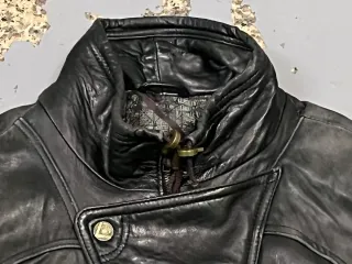 Cazadora de cuero ovino negra