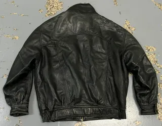 Cazadora de cuero ovino negra