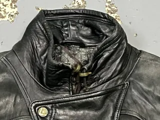 Cazadora de cuero ovino negra