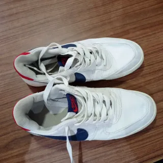 Zapatillas Nike Air Blancas y Rojas