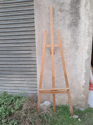 Caballete de madera para pintar