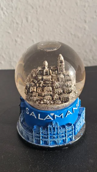 Coleccion de Bolas de nieve con muñecos y monument