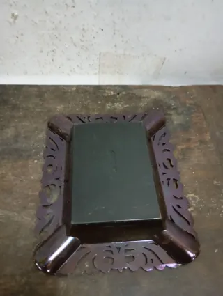 LIQUIDACIÓN 2026 Cenicero de hierro con postal