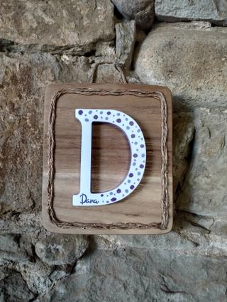 Letra decorativa personalizada de madera