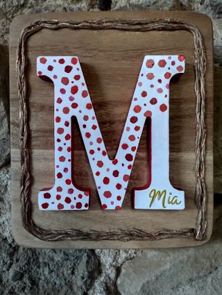 Letra decorativa personalizada de madera