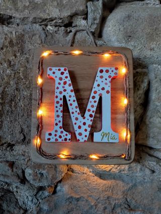 Letra decorativa personalizada de madera