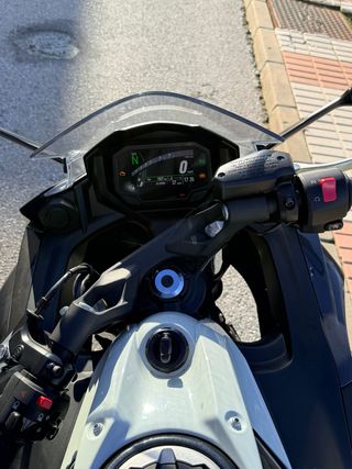 Kawasaki Ninja Blanca 650 2022