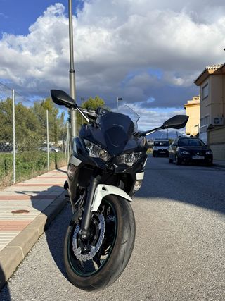 Kawasaki Ninja Blanca 650 2022